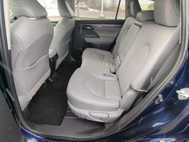 used 2020 Toyota Highlander car, priced at $23,900