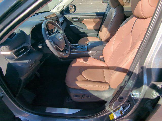 used 2025 Toyota Highlander Hybrid car, priced at $54,400