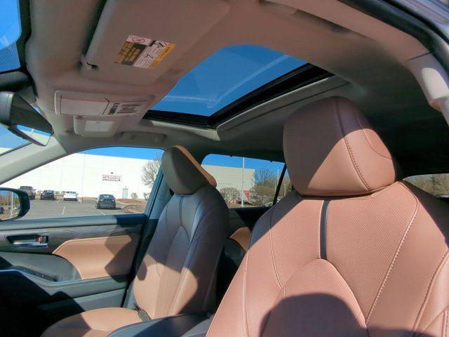 used 2025 Toyota Highlander Hybrid car, priced at $54,400