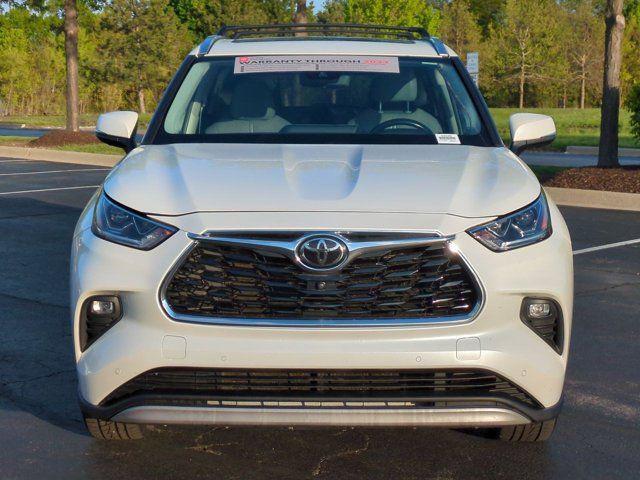 used 2021 Toyota Highlander car, priced at $34,725