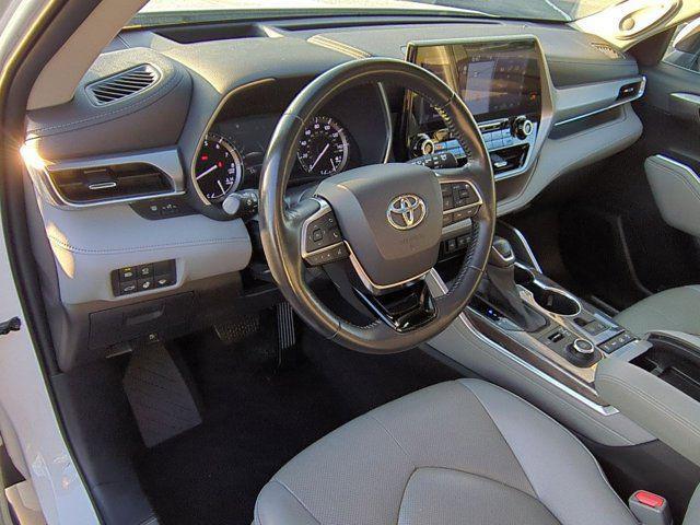used 2021 Toyota Highlander car, priced at $34,725
