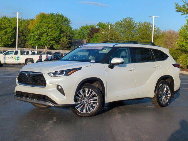 used 2021 Toyota Highlander car, priced at $34,725