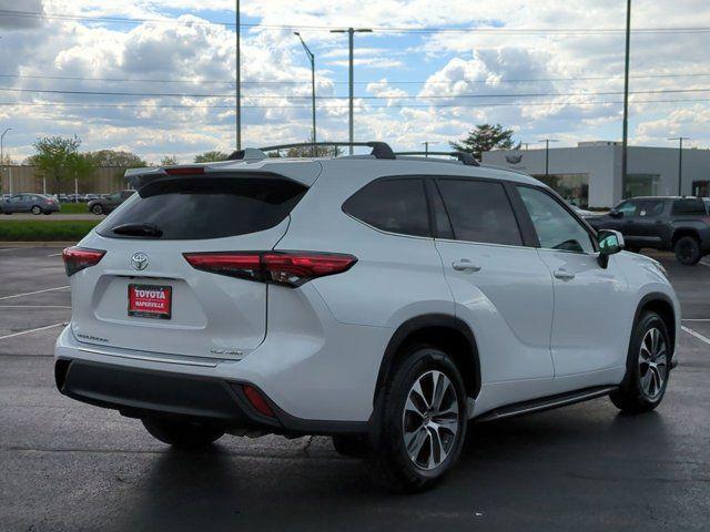 used 2023 Toyota Highlander car, priced at $37,071