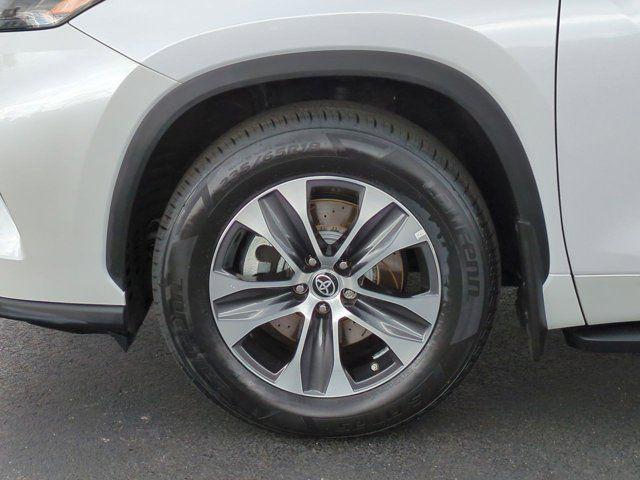 used 2023 Toyota Highlander car, priced at $37,071
