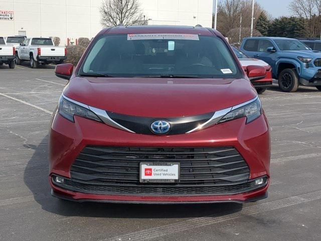 used 2025 Toyota Sienna car, priced at $45,990