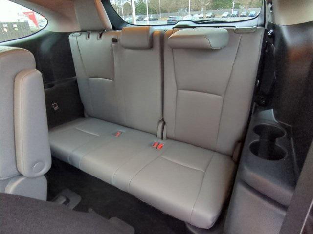 used 2022 Toyota Highlander car, priced at $35,059