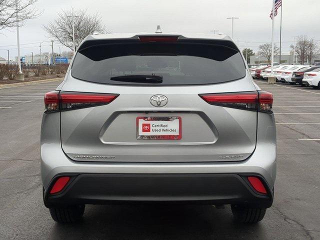 used 2022 Toyota Highlander car, priced at $35,059