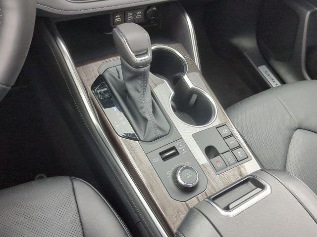 new 2024 Toyota Highlander car, priced at $51,908