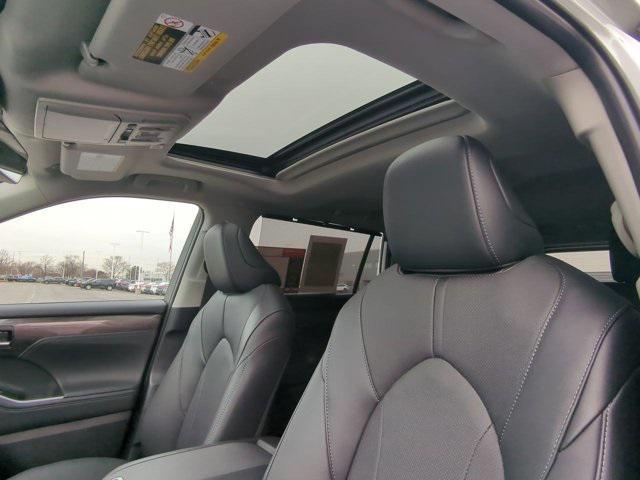 new 2024 Toyota Highlander car, priced at $51,908
