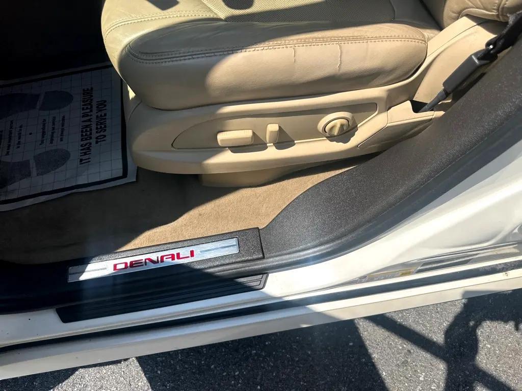 used 2012 GMC Acadia car, priced at $13,900