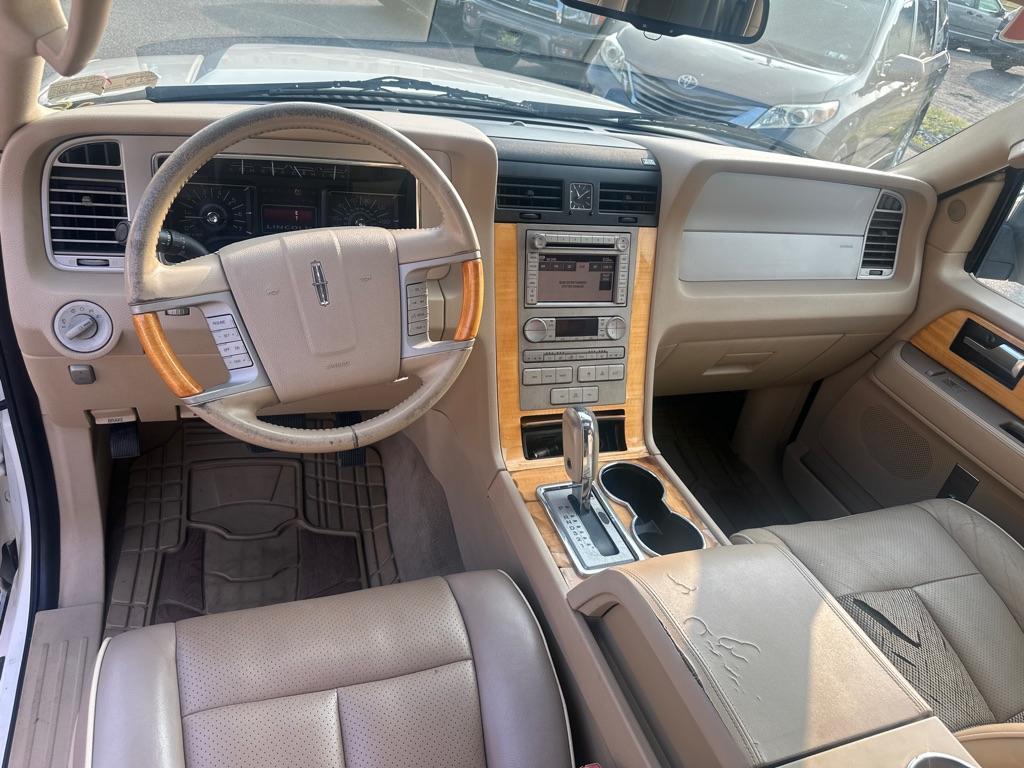 used 2007 Lincoln Navigator car, priced at $7,900