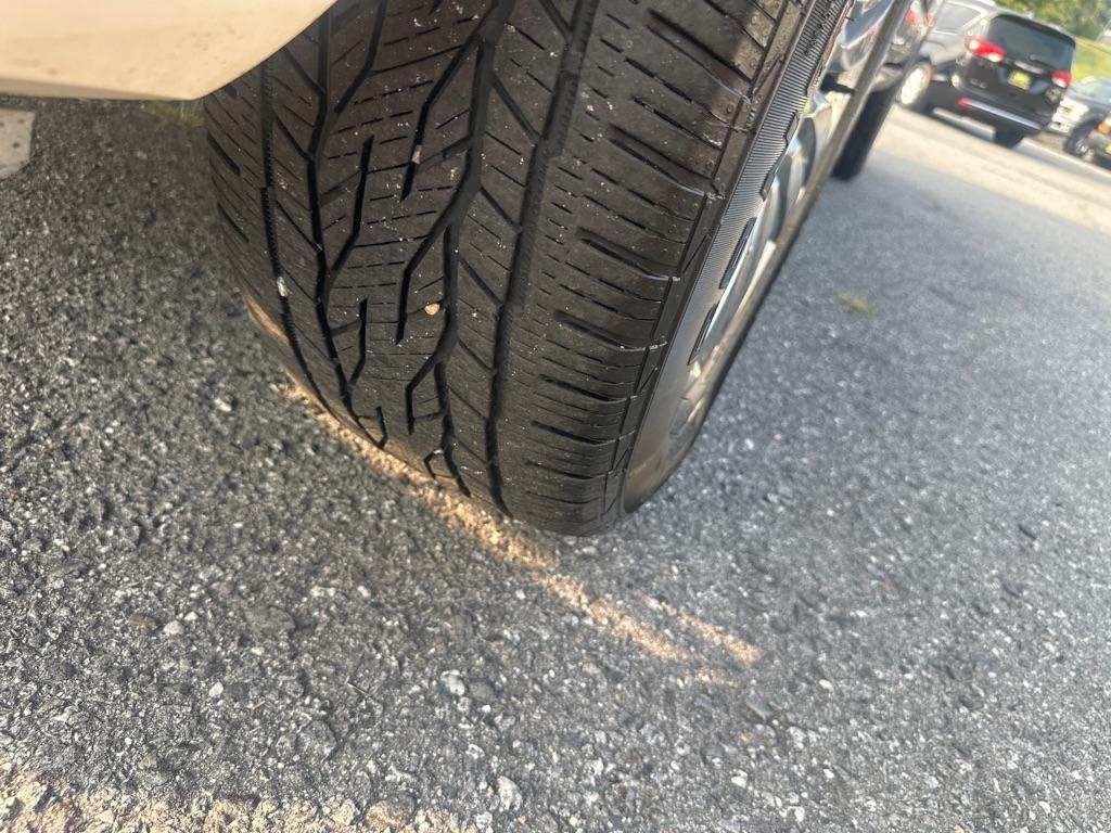 used 2007 Lincoln Navigator car, priced at $7,900