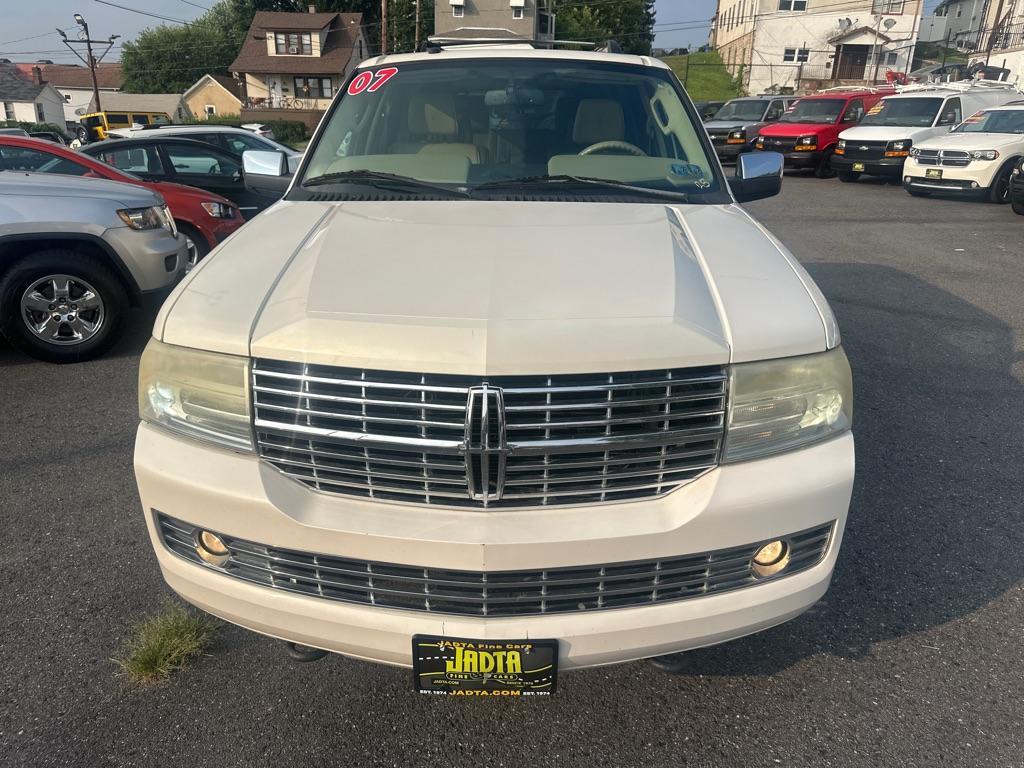 used 2007 Lincoln Navigator car, priced at $7,900