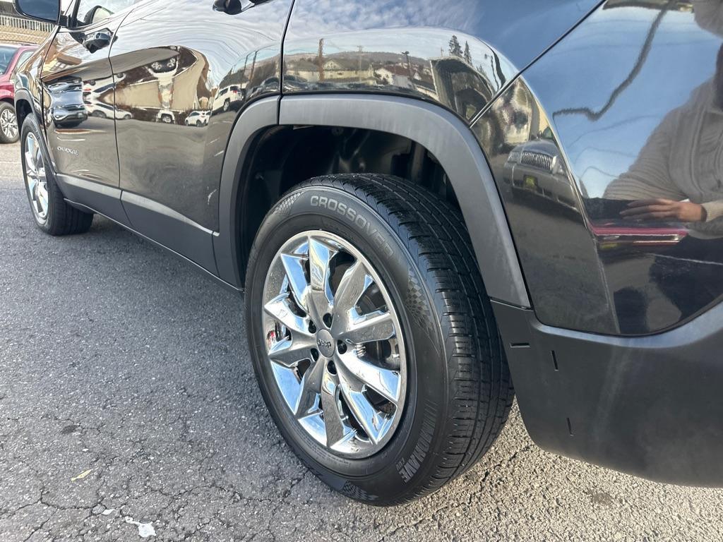 used 2016 Jeep Cherokee car, priced at $15,300