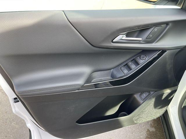 new 2026 Chevrolet Equinox car, priced at $31,990