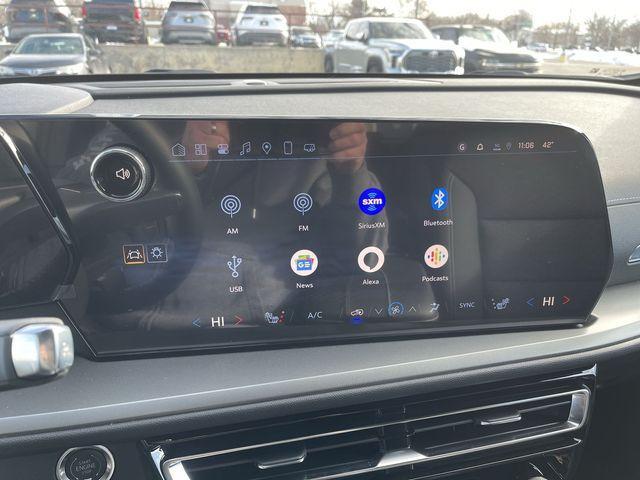 new 2025 Chevrolet Traverse car, priced at $40,990