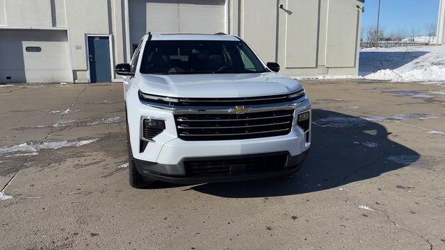 new 2026 Chevrolet Traverse car, priced at $43,210