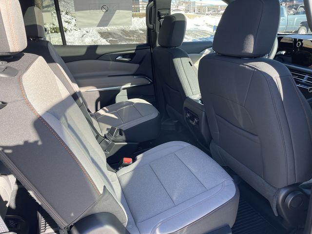 new 2026 Chevrolet Traverse car, priced at $43,210