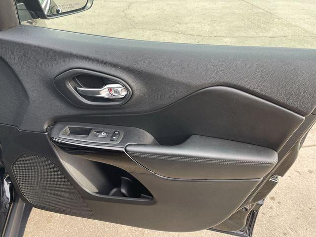 used 2019 Jeep Cherokee car, priced at $16,195