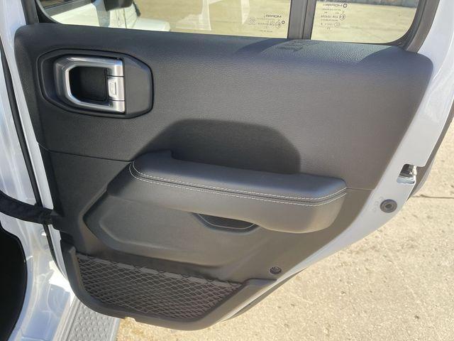 used 2021 Jeep Gladiator car, priced at $30,998