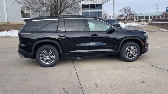 new 2025 Chevrolet Traverse car, priced at $39,990