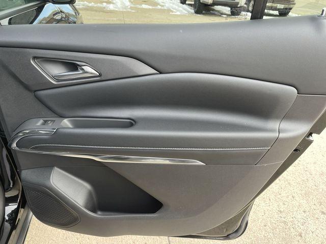 new 2025 Chevrolet Traverse car, priced at $39,990