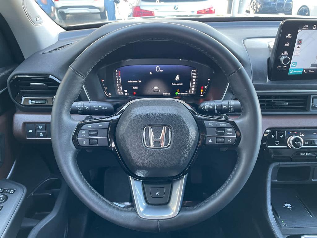 2025 Crystal Black Pearl Honda Pilot