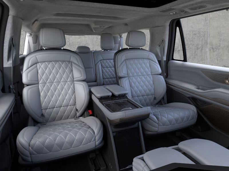 new 2025 Lincoln Navigator car, priced at $134,935
