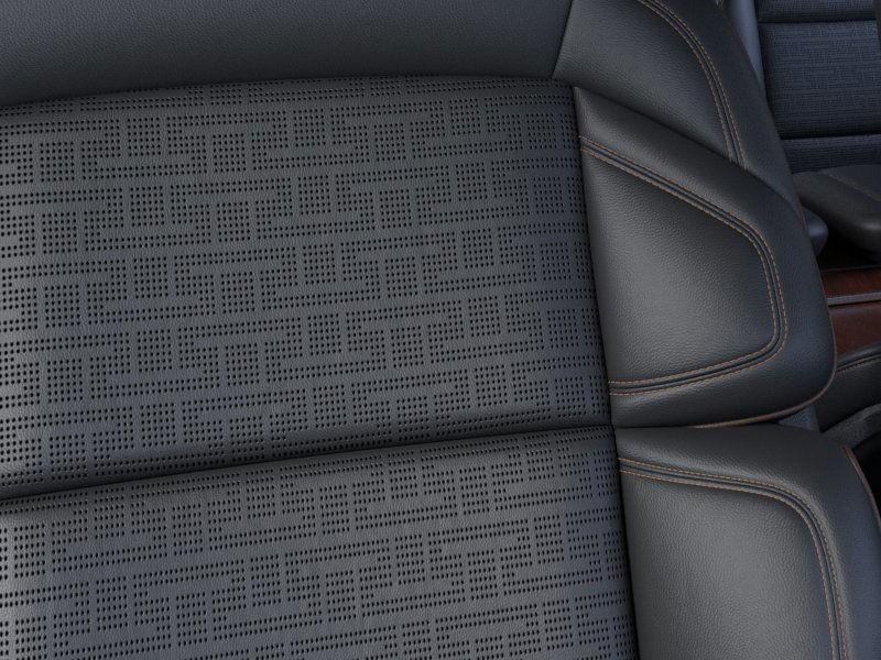 new 2025 Lincoln Navigator car, priced at $123,590