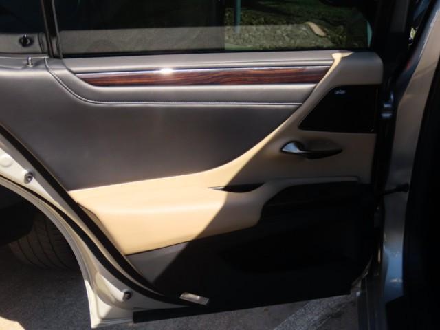 used 2019 Lexus ES 350 car, priced at $26,911