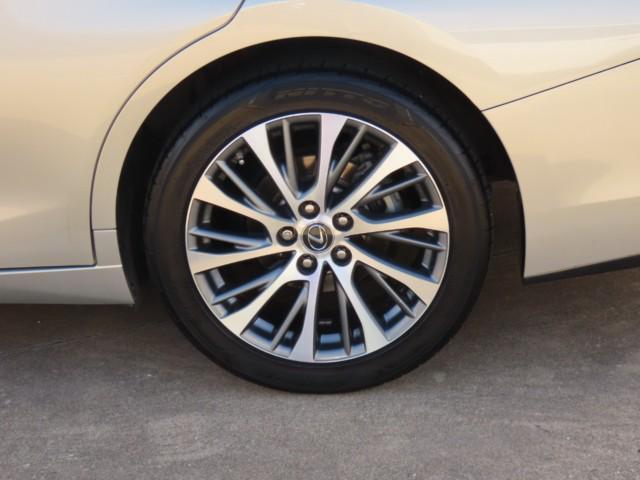 used 2019 Lexus ES 350 car, priced at $26,911