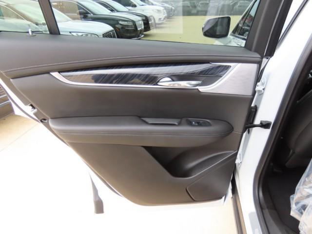 used 2023 Cadillac XT6 car, priced at $37,911