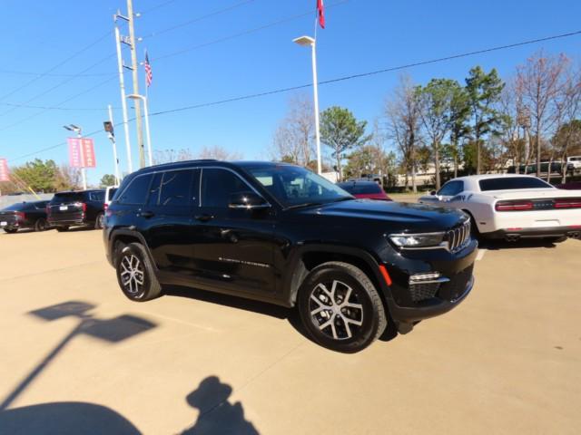 used 2023 Jeep Grand Cherokee car, priced at $31,911