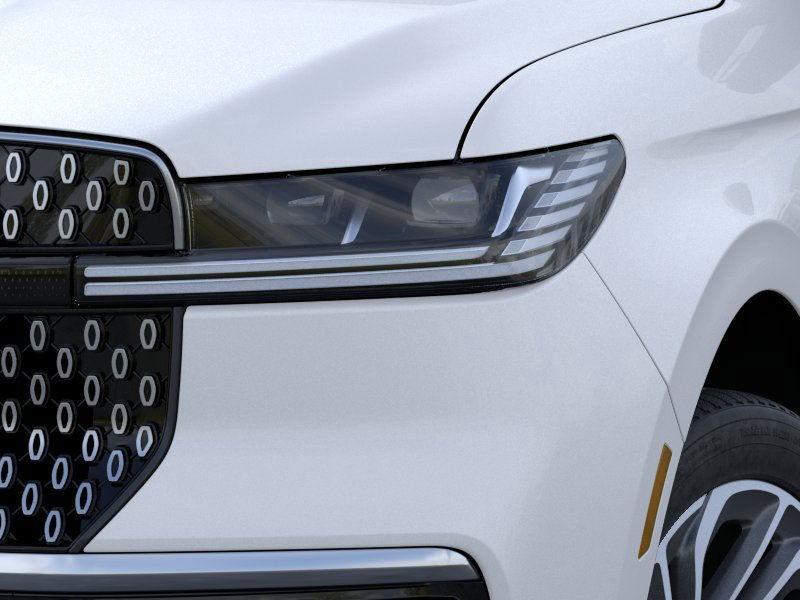 new 2025 Lincoln Navigator car, priced at $93,764