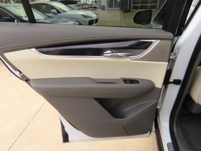 used 2021 Cadillac XT6 car, priced at $27,911