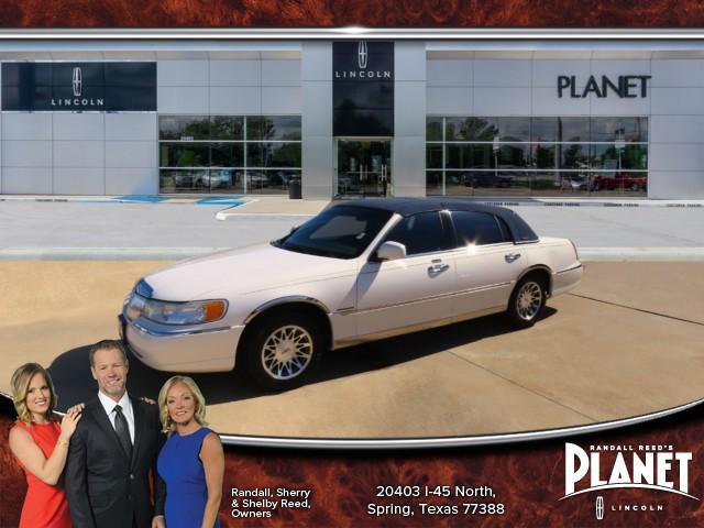 used 2000 Lincoln Town Car car, priced at $12,911