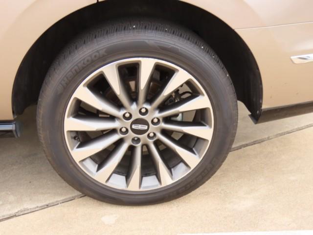 used 2020 Lincoln Navigator car, priced at $41,911