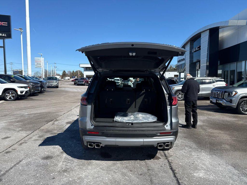 new 2026 GMC Acadia car, priced at $47,377