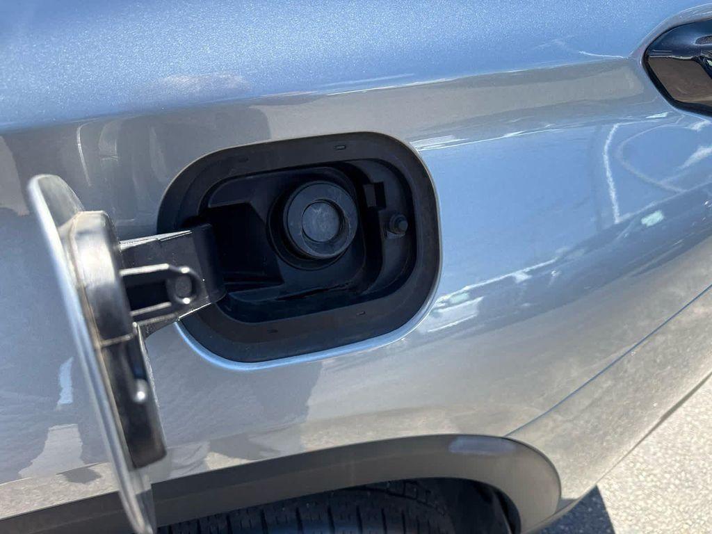used 2023 Chevrolet Traverse car, priced at $39,696