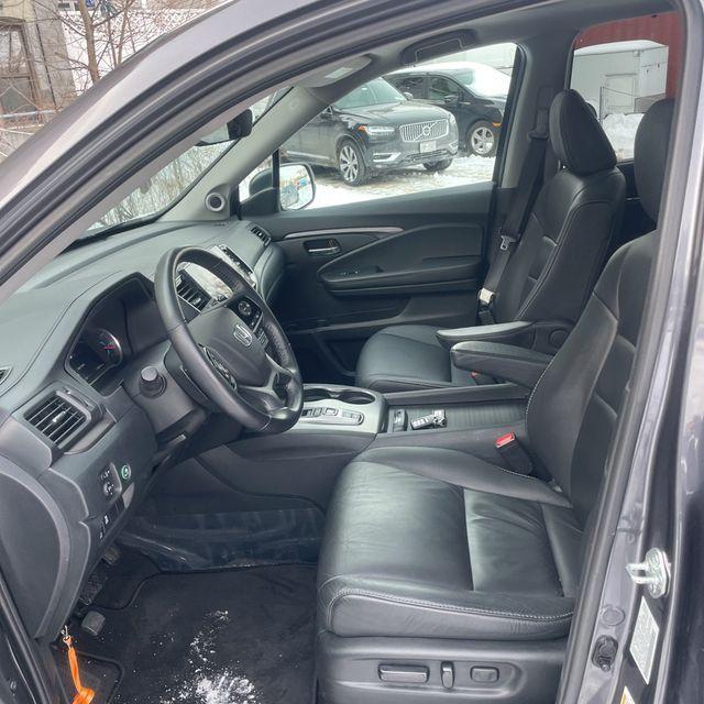 used 2022 Honda Pilot car, priced at $32,908