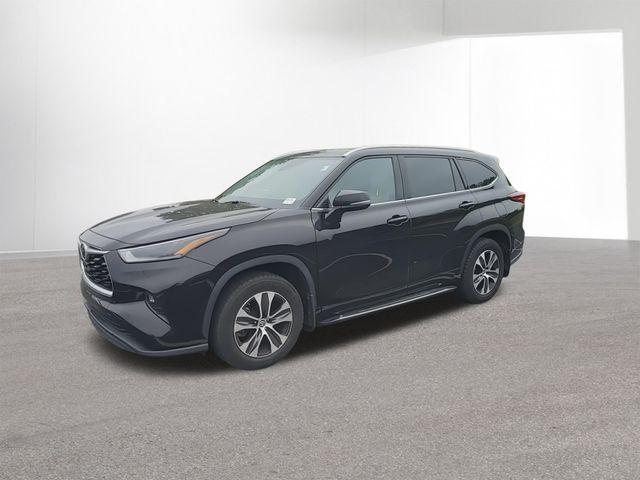 used 2021 Toyota Highlander car, priced at $25,912