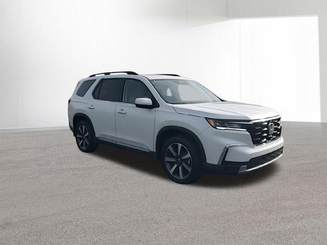 new 2025 Honda Pilot car, priced at $50,649
