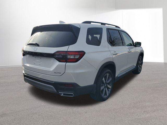new 2025 Honda Pilot car, priced at $50,649