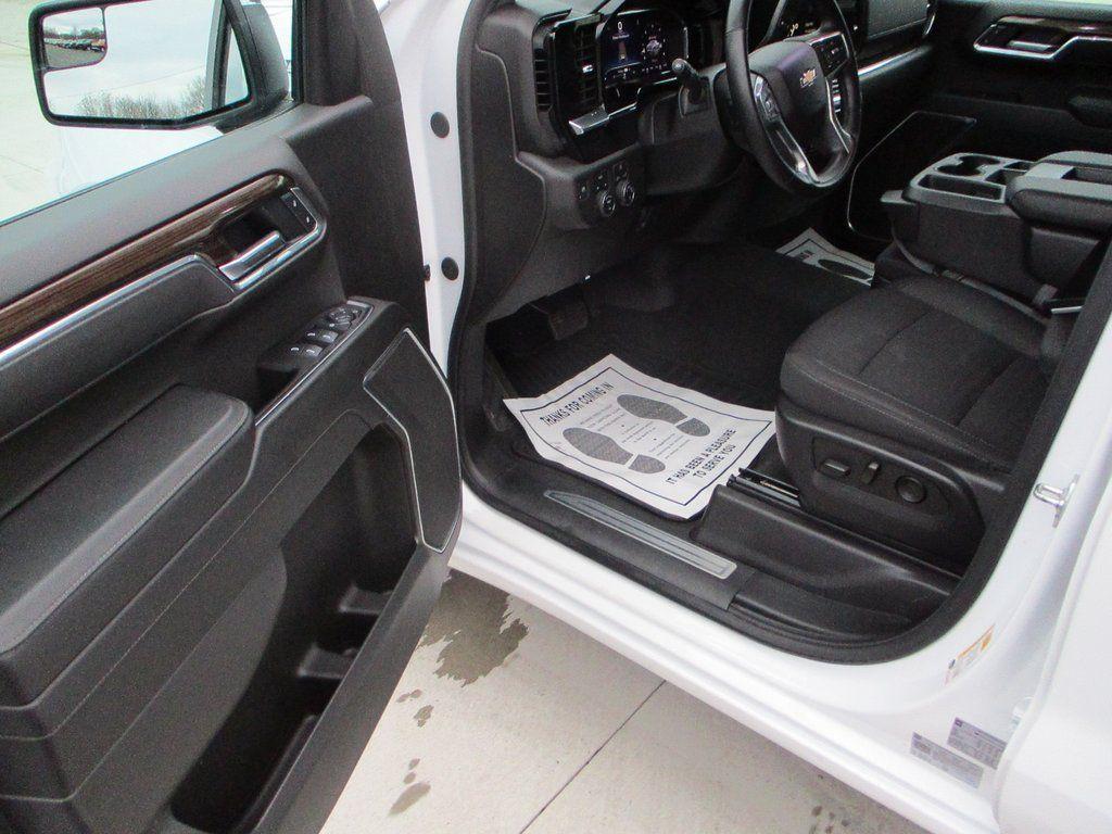 used 2025 Chevrolet Silverado 1500 car, priced at $40,500