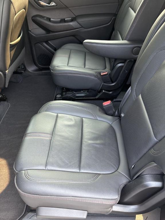 used 2023 Chevrolet Traverse car, priced at $31,900