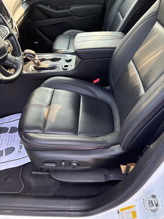 used 2023 Chevrolet Traverse car, priced at $31,900