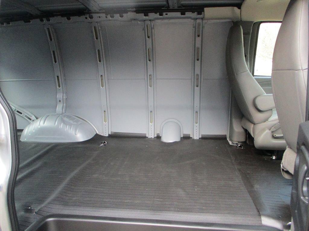 new 2025 Chevrolet Express 3500 car