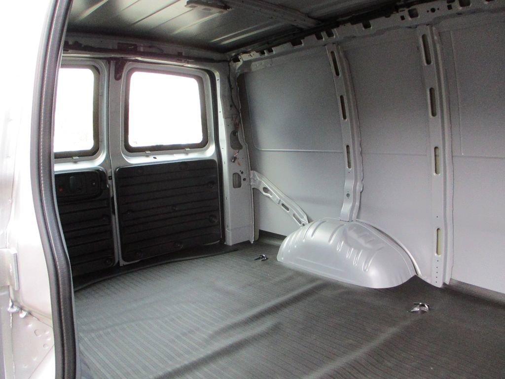 new 2025 Chevrolet Express 3500 car