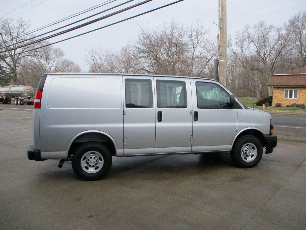new 2025 Chevrolet Express 3500 car