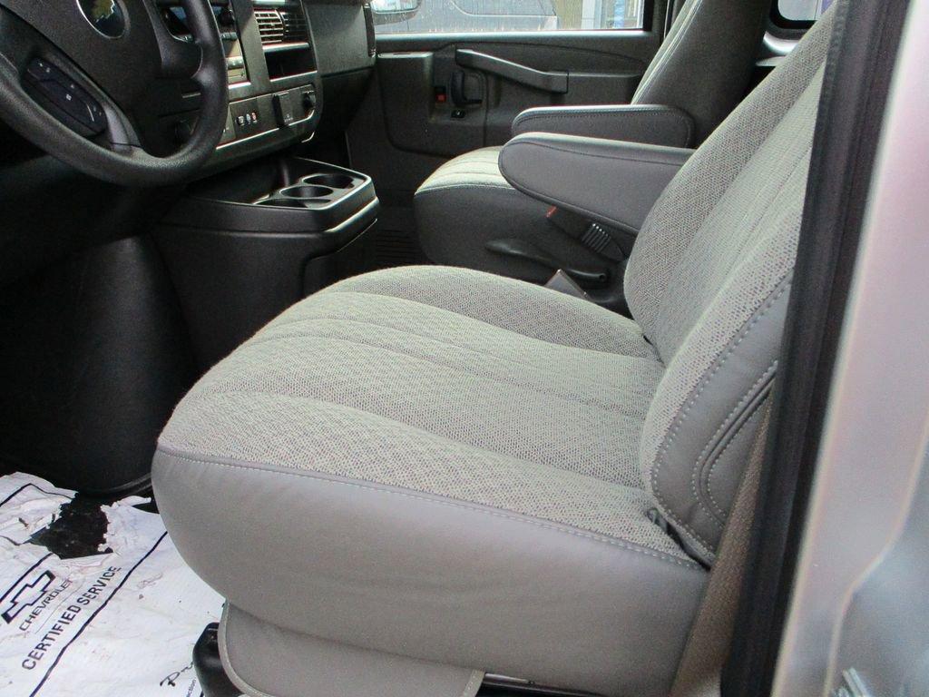 new 2025 Chevrolet Express 3500 car